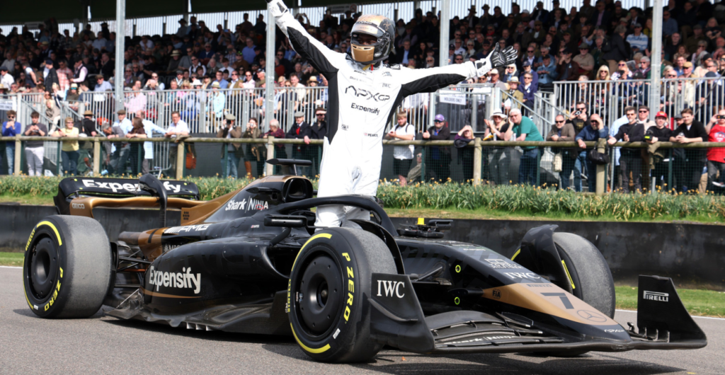 海外購入 F1 /エフワン The Movie 2025 APXGP ポロシャツ 海外購入 F1 /エフワン The Movie 2025 APXGP ポロシャツ - メルカリ