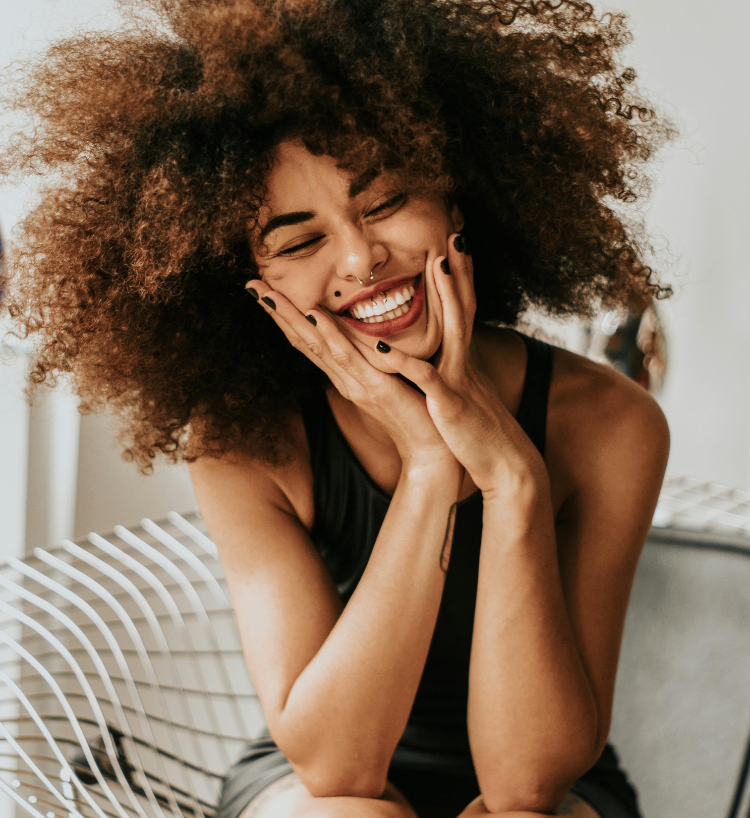 Here’s Why Bleach-Free Teeth Whitening Is On The Rise
