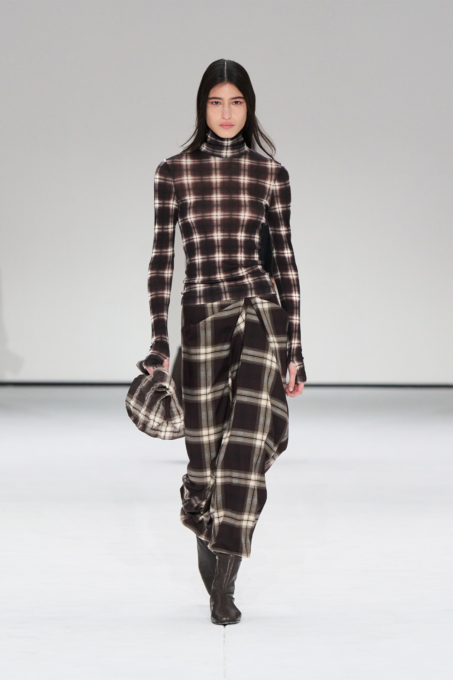 COS Was A Masterclass In Restrained Sensuality Paired With Sharp Tailoring