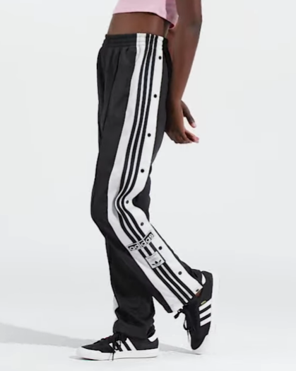 ellesg-wednesday-outfits-adidas