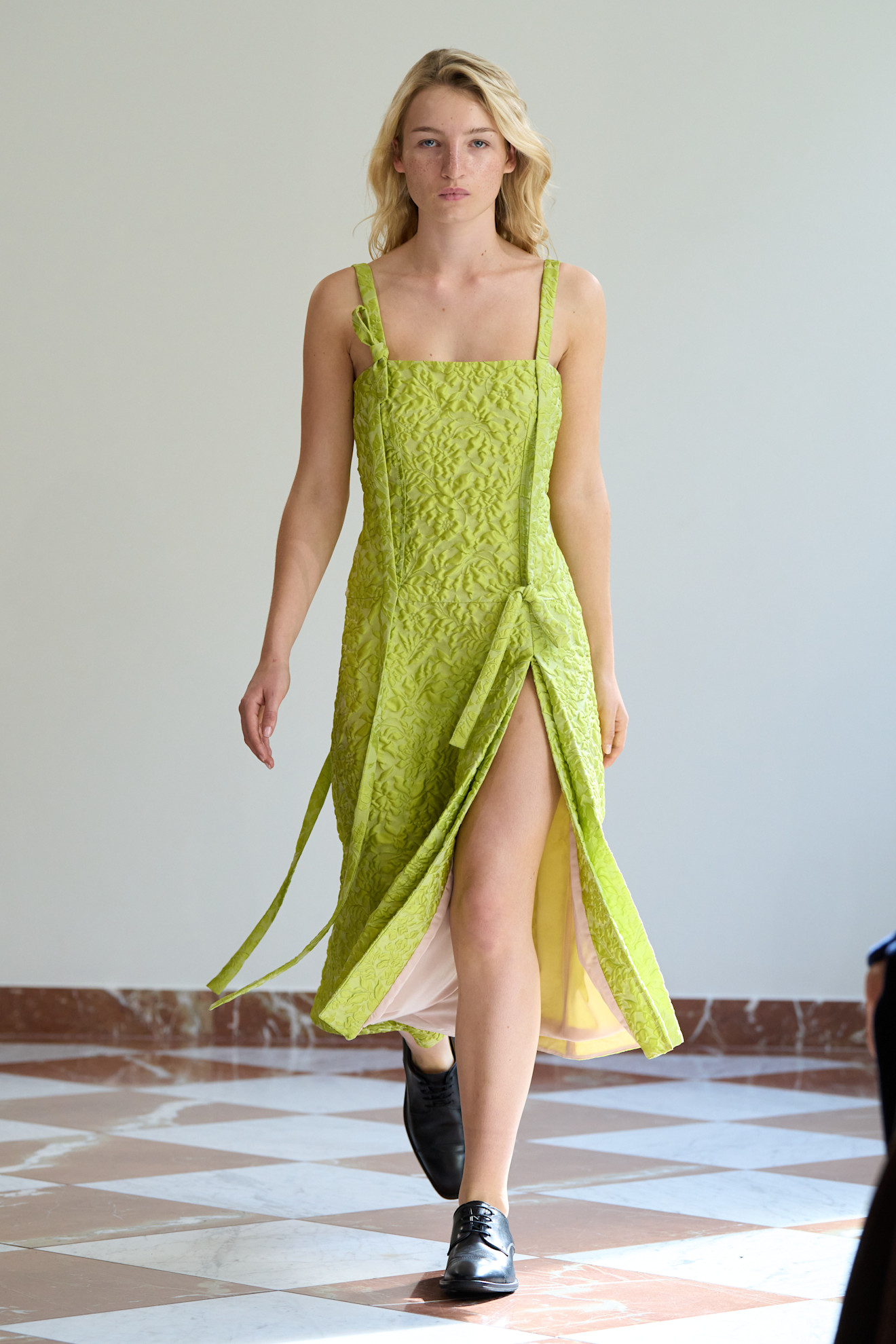 Here Are The 8 Major Trends from London Fashion Week