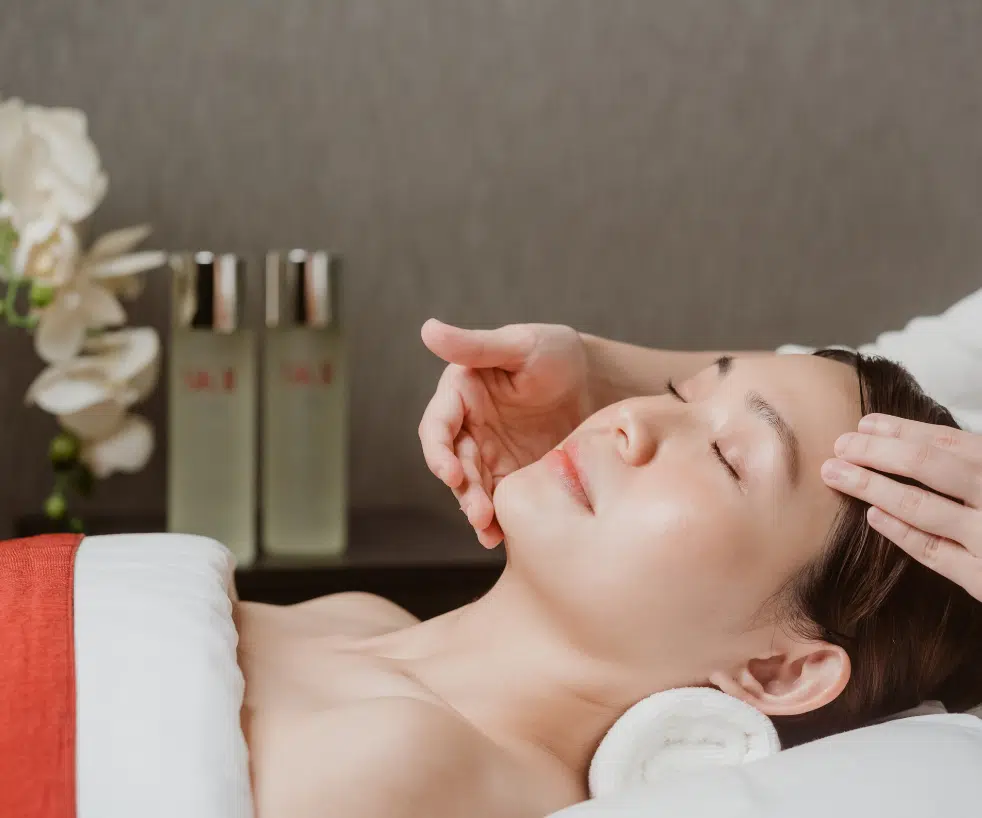 Spa Awards 2025: Best Skin-Refining Facial (Machine-Based) - SENZE Boutique Spa