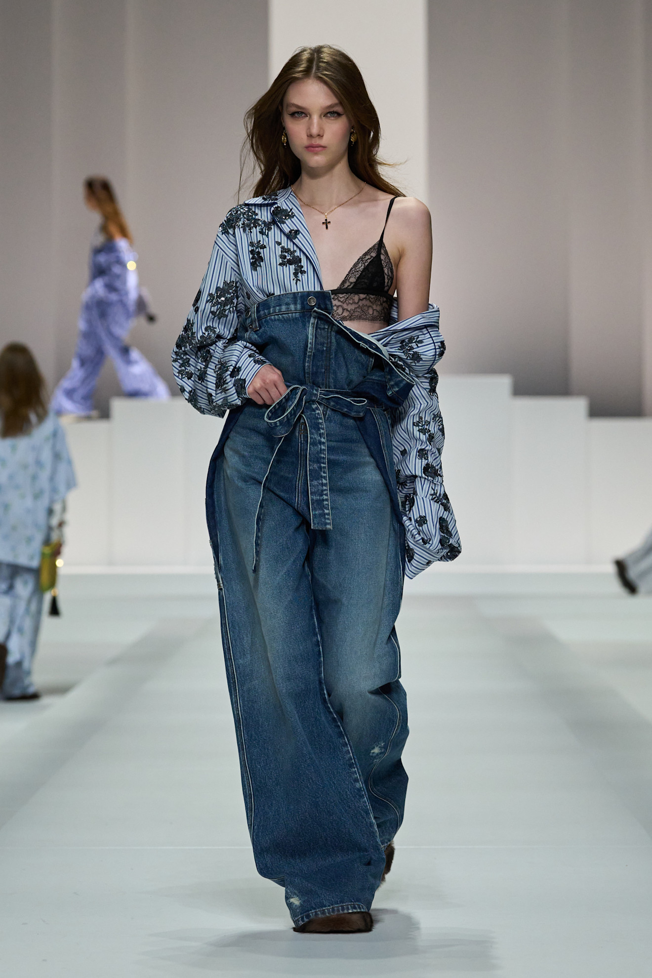 4 Denim Styles You Should Be Investing In For 2026 Instead Of Barrel Jeans