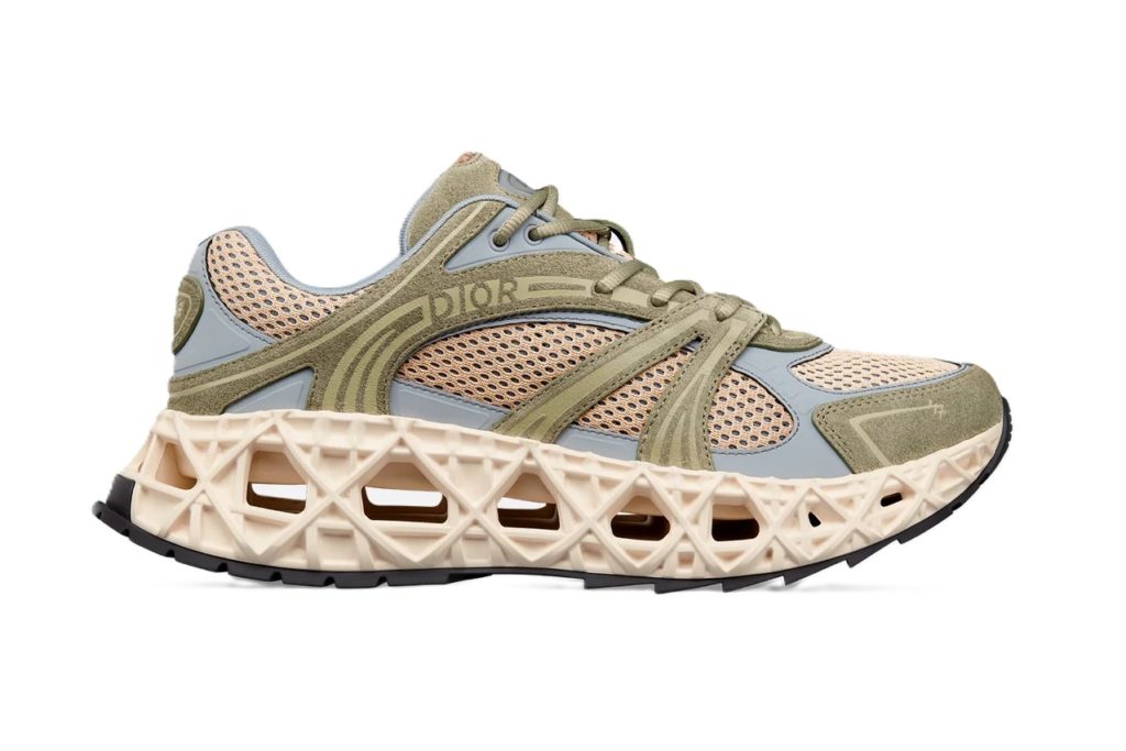 Christmas Gift Guide For Your Sneaker-Obsessed Bestie