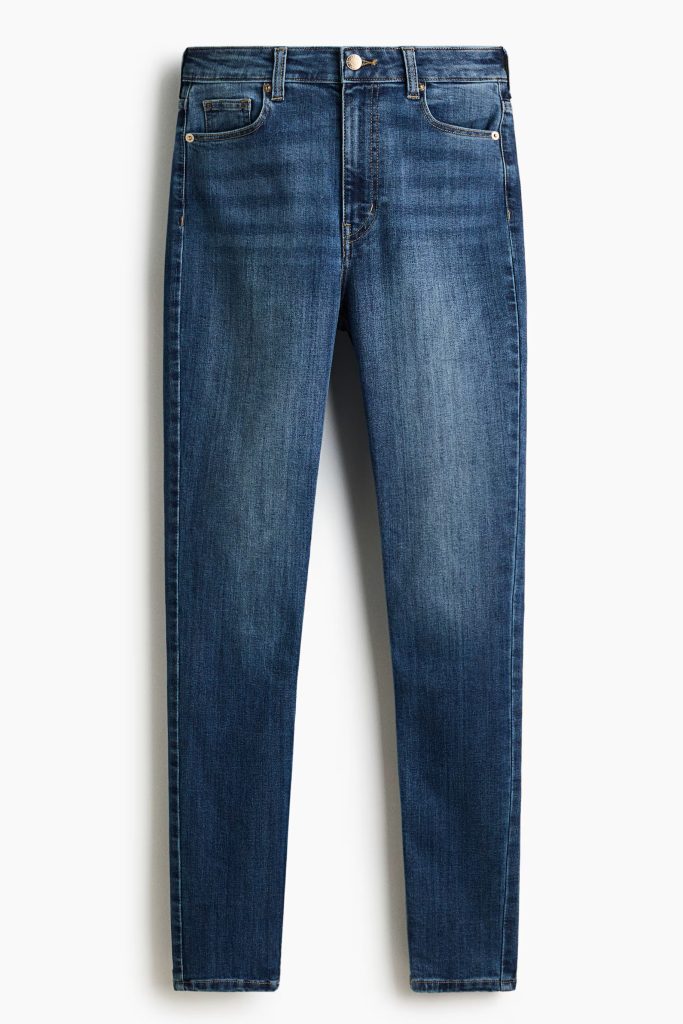 4 Denim Styles You Should Be Investing In For 2026 Instead Of Barrel Jeans