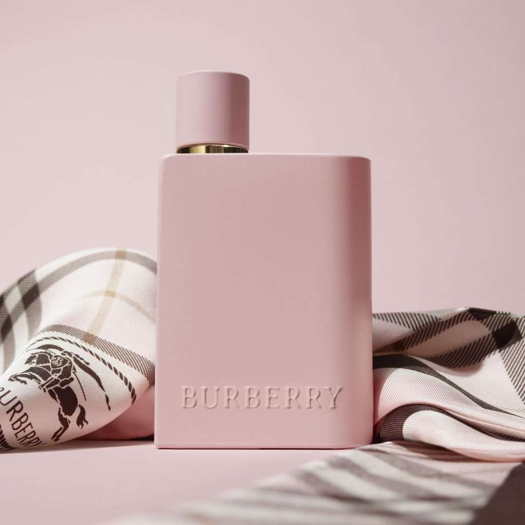 Burberry Unveils Olivia Dean As The Face Of Burberry Her Parfum