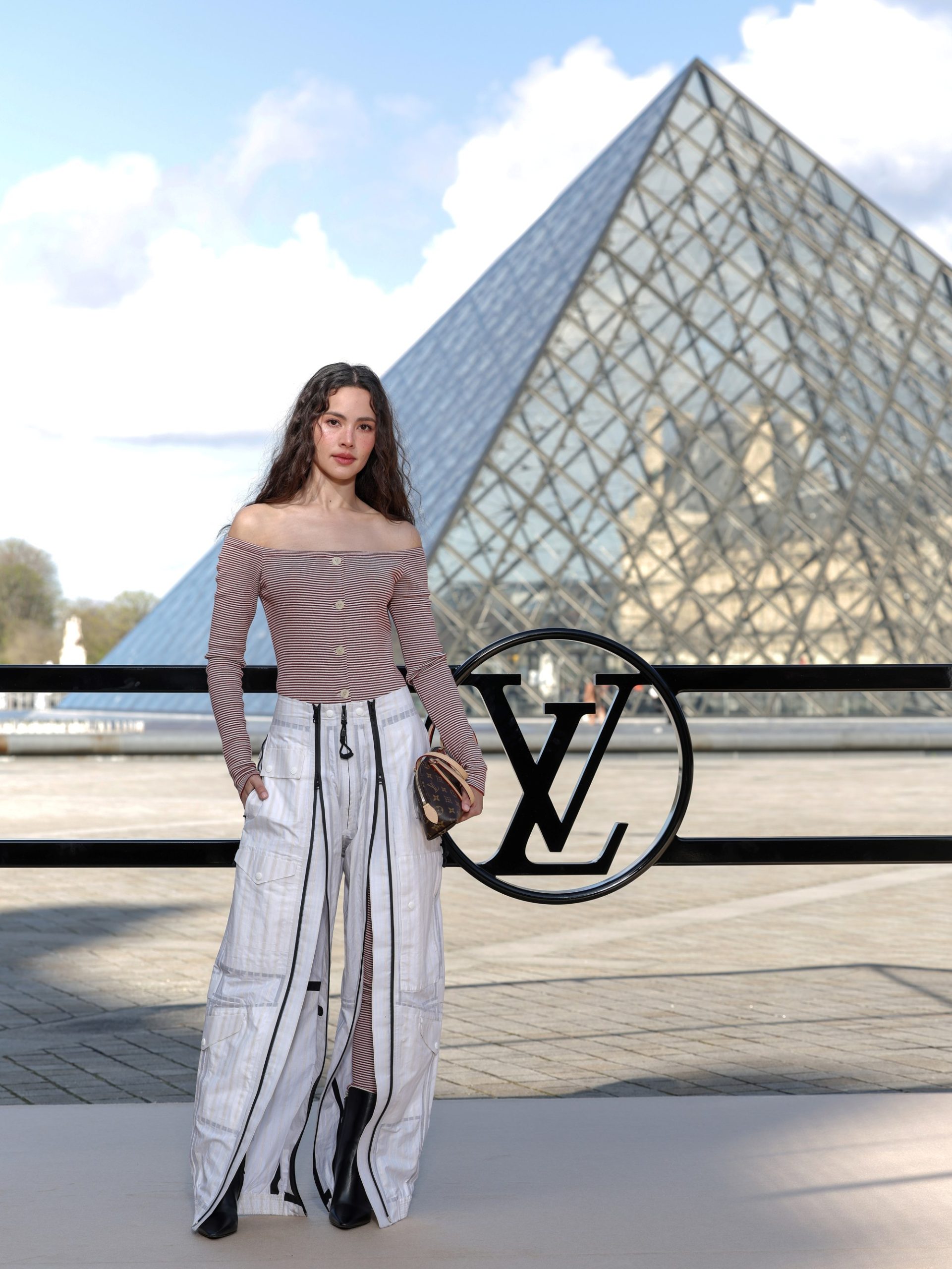 Spotted: Jennie, Yerin Ha & Lingling Kwong At Paris Fashion Week