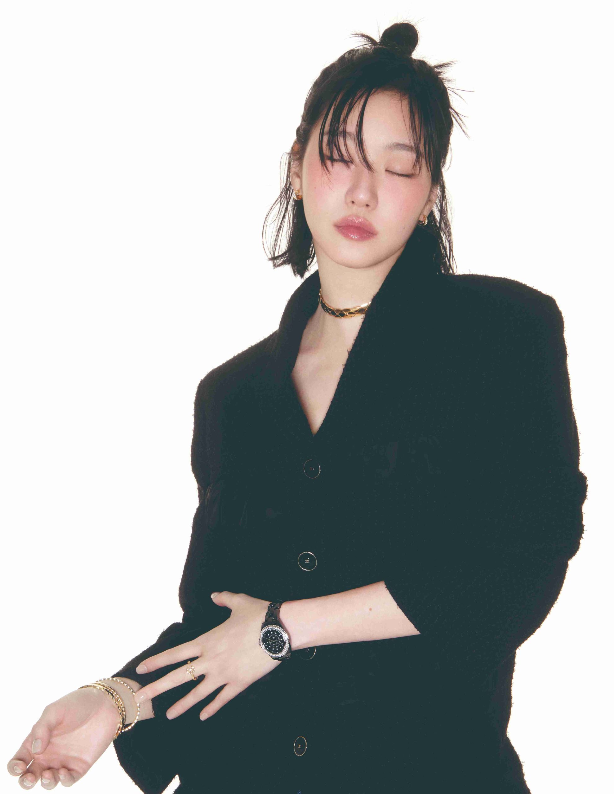 The Way She Moves: Kim Go-Eun on Embodying Chanel J-12, Yumi’s Cells 3 & Embracing The Art Of Acting
