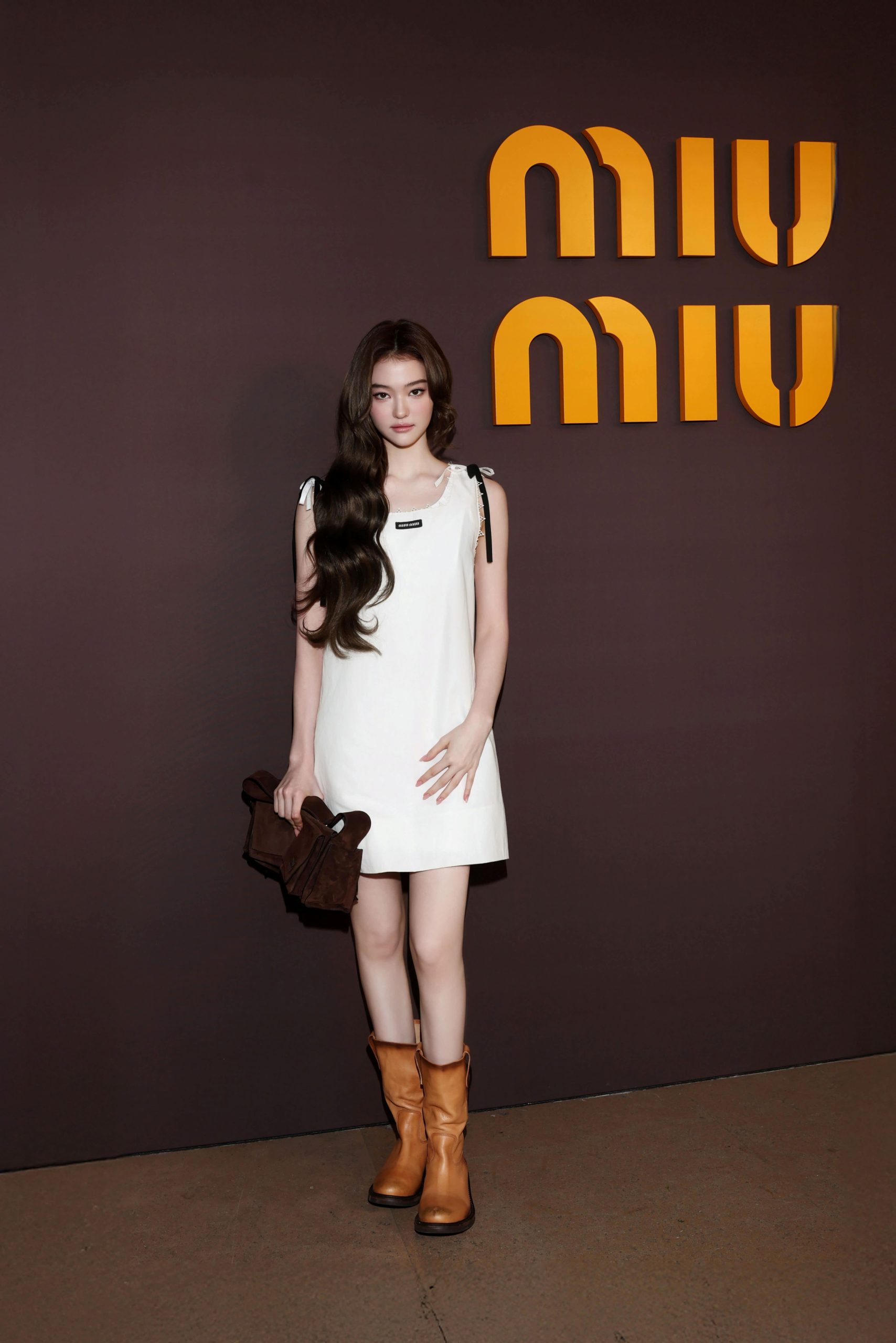 Spotted: Jennie, Yerin Ha & Lingling Kwong At Paris Fashion Week