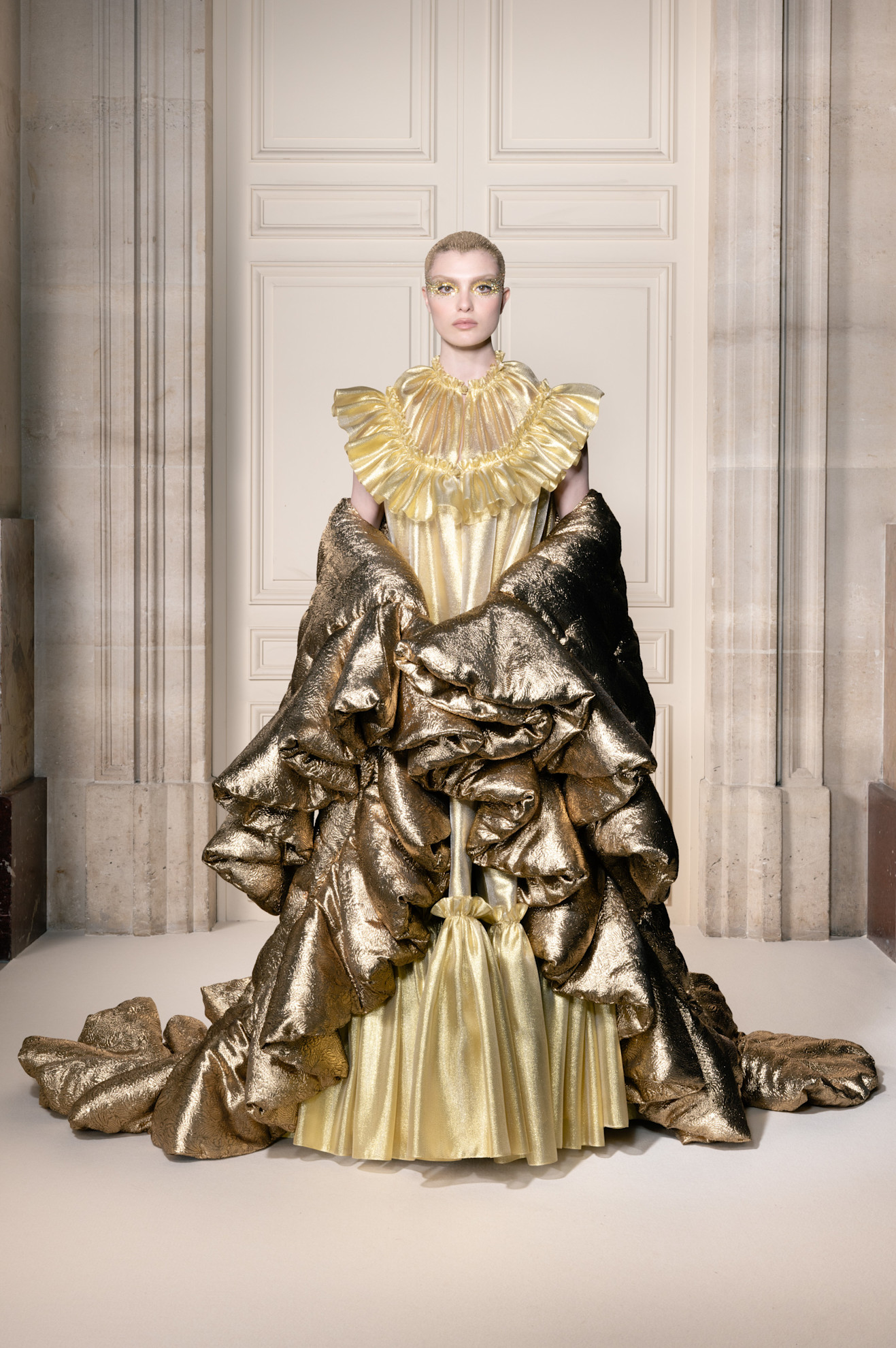 Welcome to Fashion’s Fairy-Tale Era