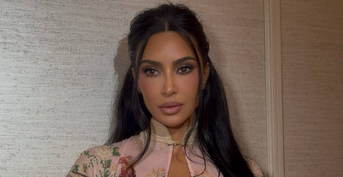 Unser Guide zu Kim Kardashians Beauty-Look beim Großen Preis von Singapur ...
